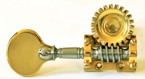Fr.Hist. Bass Machines, brass